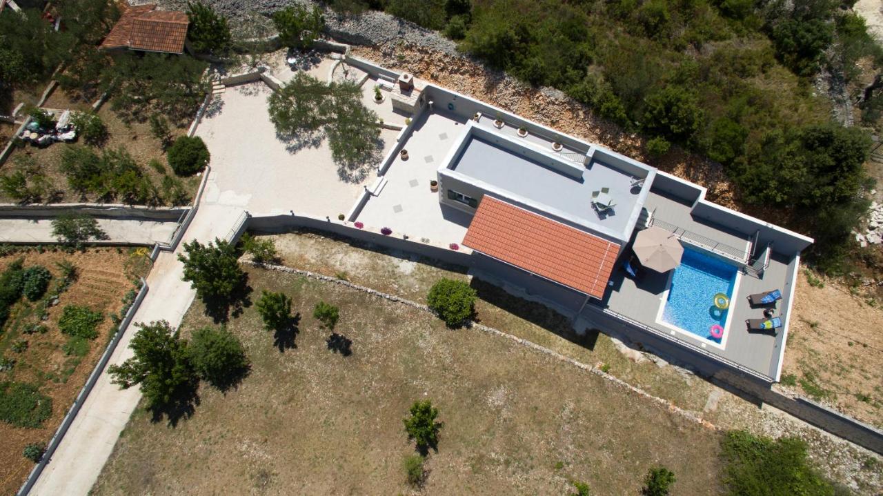Vacation Meri Villa